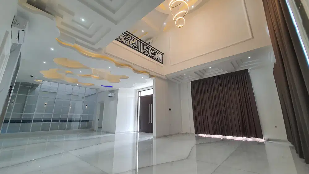 Rumah Mewah Brand New 3.5 Lantai Good view PIK