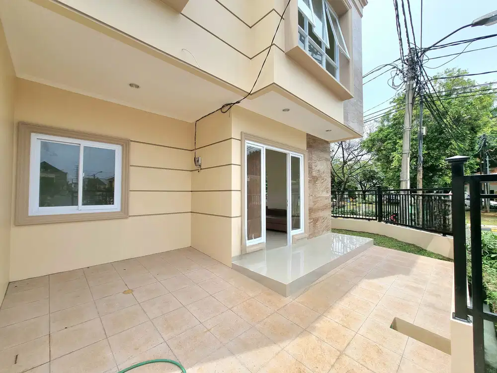 Dijual Rumah HOEK HOOK BARU Sektor 7A Gading Serpong