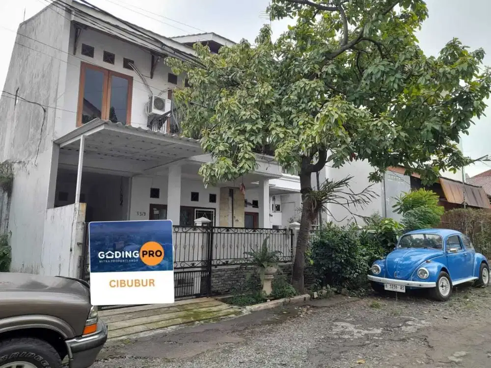 Di jual rumah 2 lantai di Perum kranggan permai