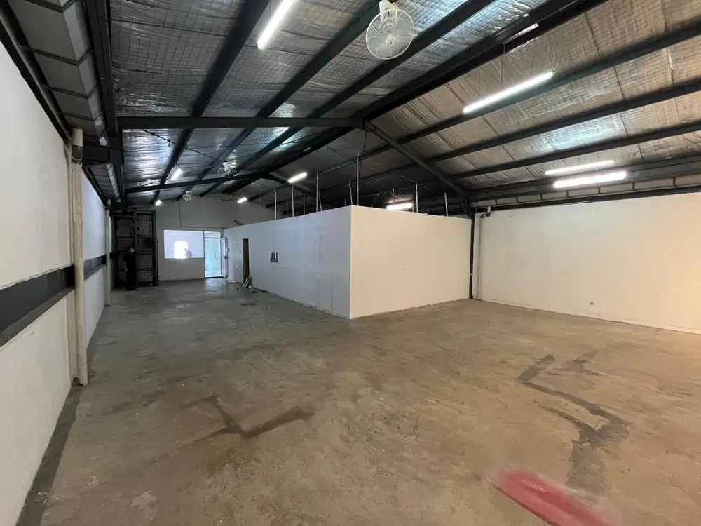 Disewa Gudang Elang Laut PIK Uk 240m² Gudang 3 lantai at Jakarta utara