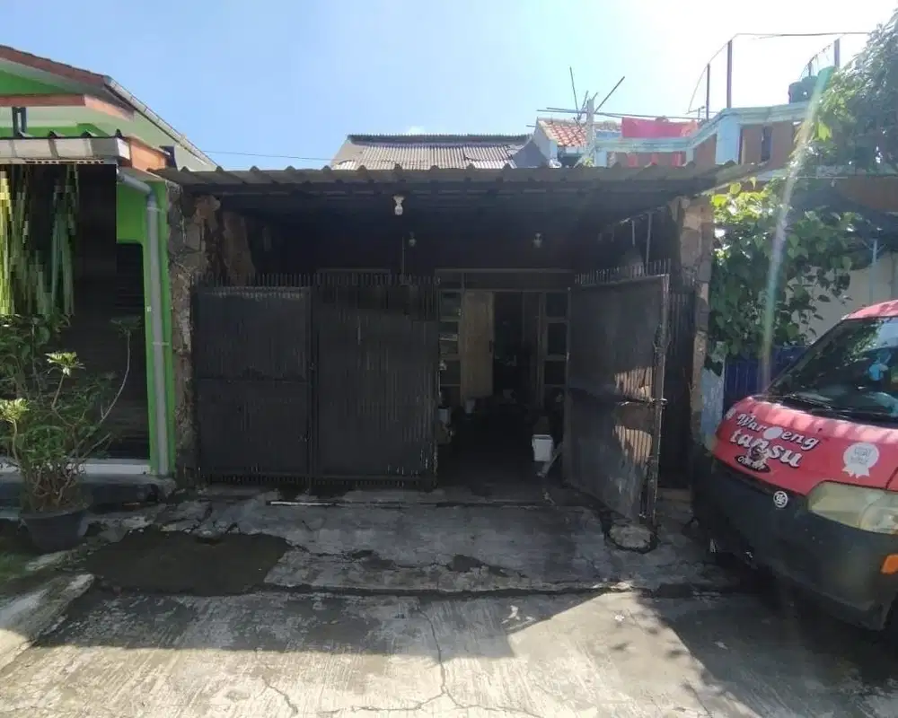 Rumah Strategis Dekat Pusat Perbelanjaan di Bumi Asri Mekar Rahayu