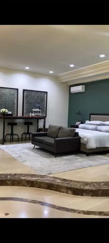 Rumah Puri Indah Boulevard, Nego