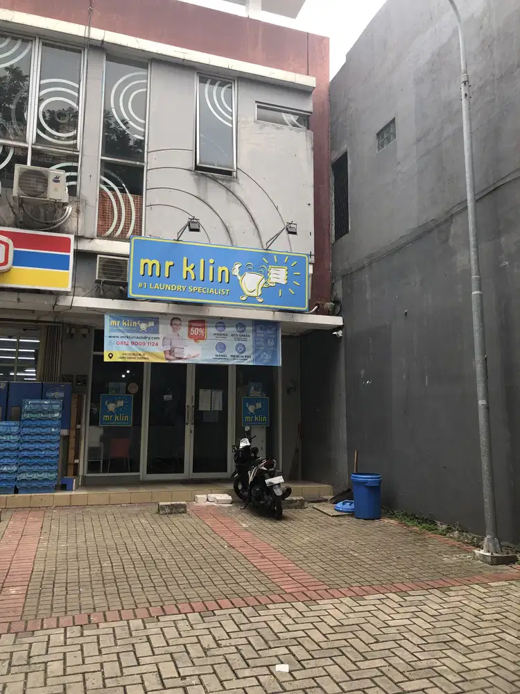 DIJUAL RUKO 2 LANTAI MICHELIA SEKT 6 HRG OKE RAMAI DILALUI KENDARAAN