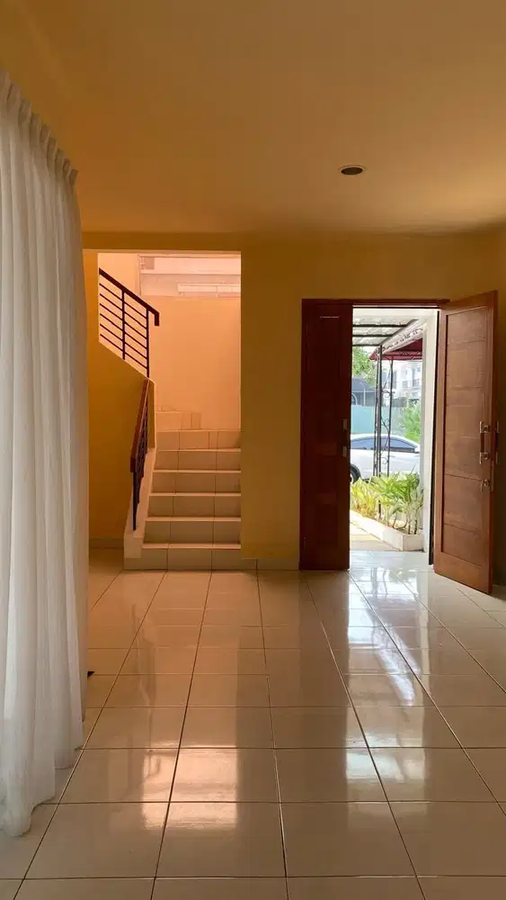 JUAL RUMAH @ICON COSMO BSD 2 LANTAI BARANG LANGKA HARGA BAGUS