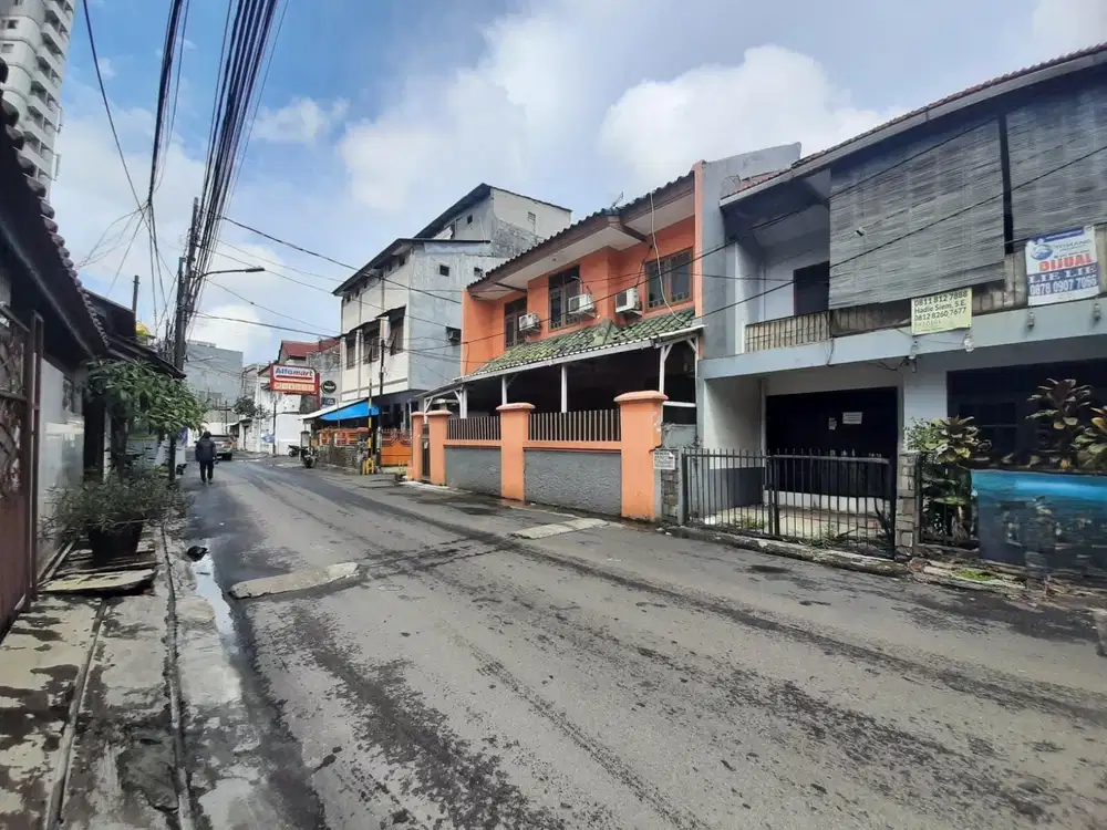 Ton - Dijual Rumah Tua Tawakal Raya 2 Lantai Unfurnish