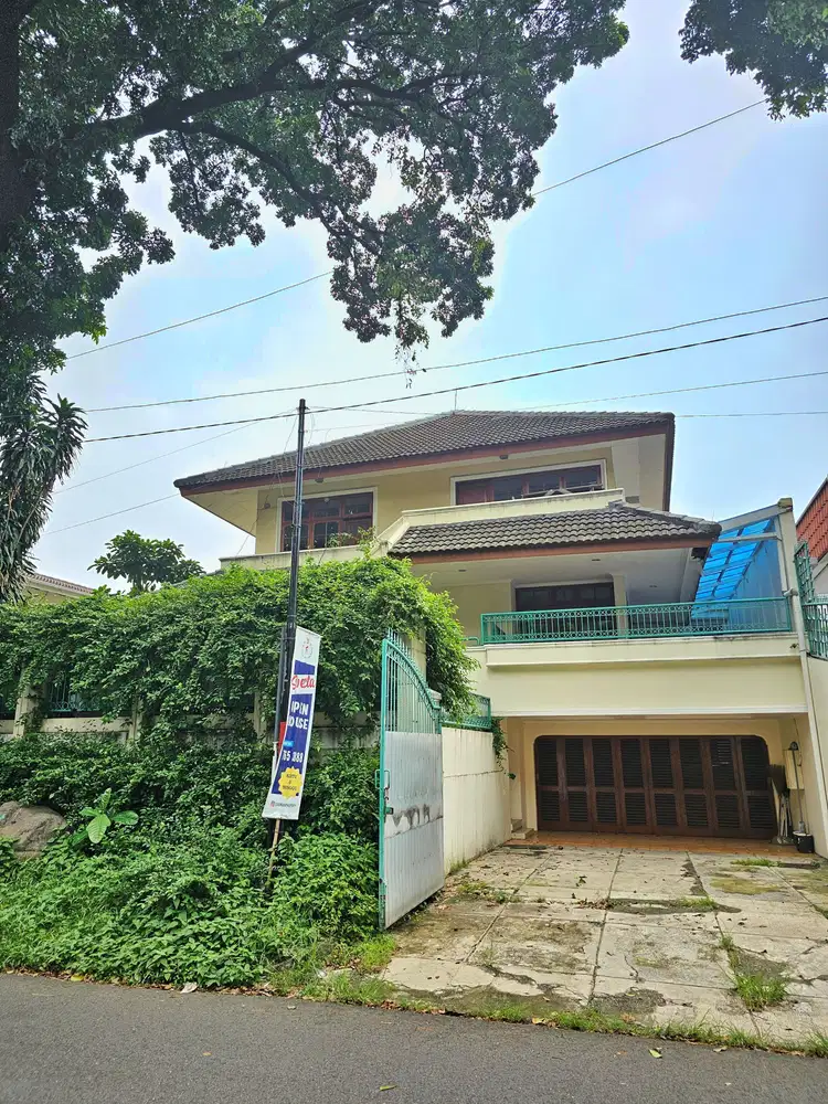 Rumah Pondok Indah lokasi nyaman sejuk, jalan lebar, pohon rimbum, Jakarta Selatan