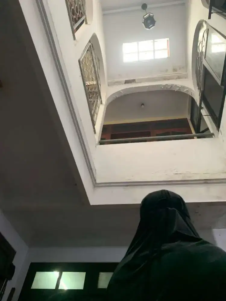 Rumah tinggal strategis dalam gang