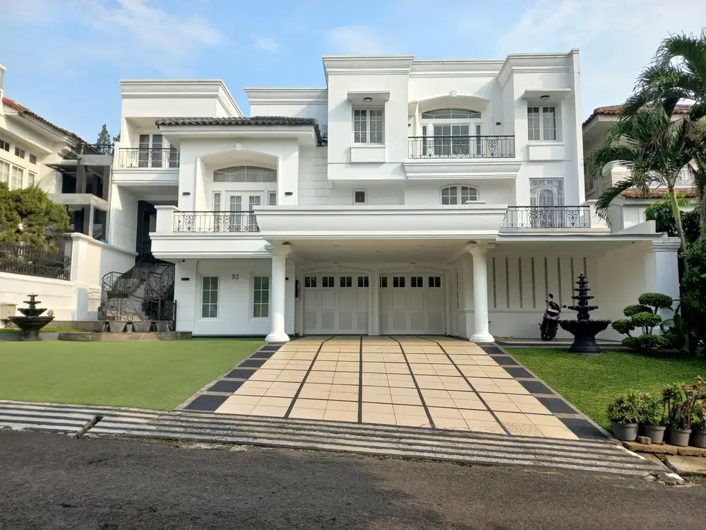 Rumah mewah include furnish + swimming pool di Sentul City