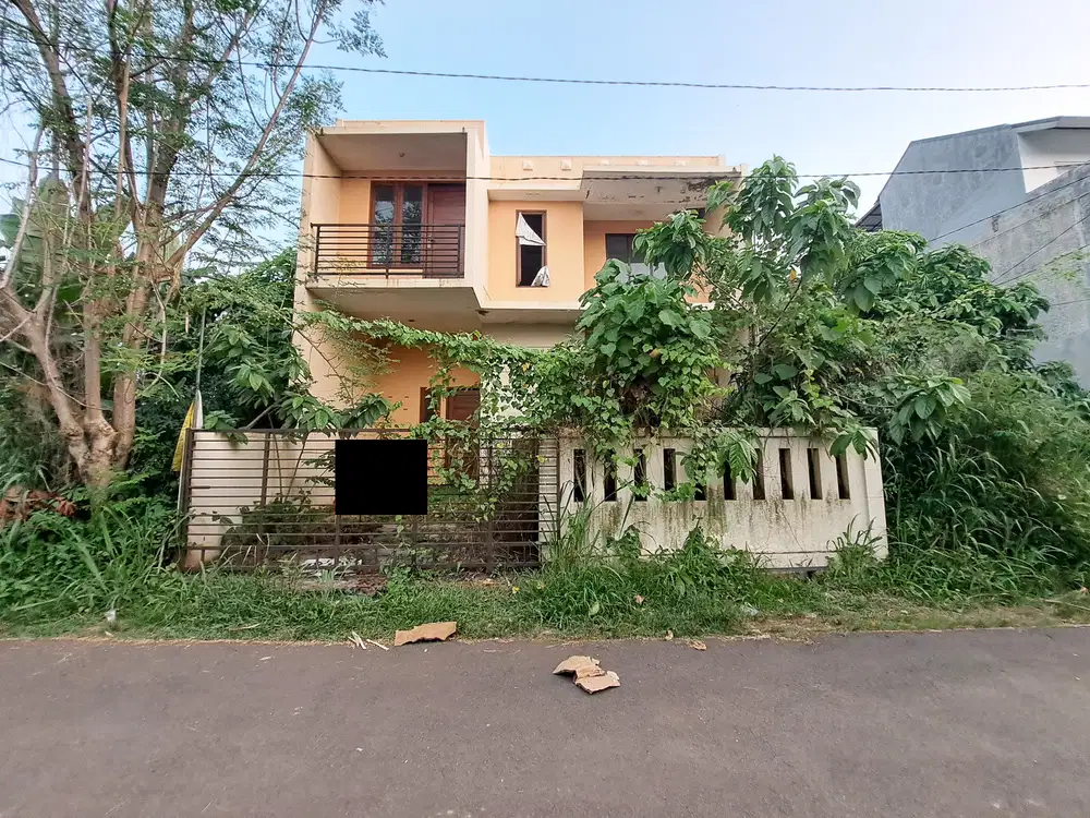 Rumah tua 2 lantai 3+1 kamar hadap utara di Griya Serpong Ciater