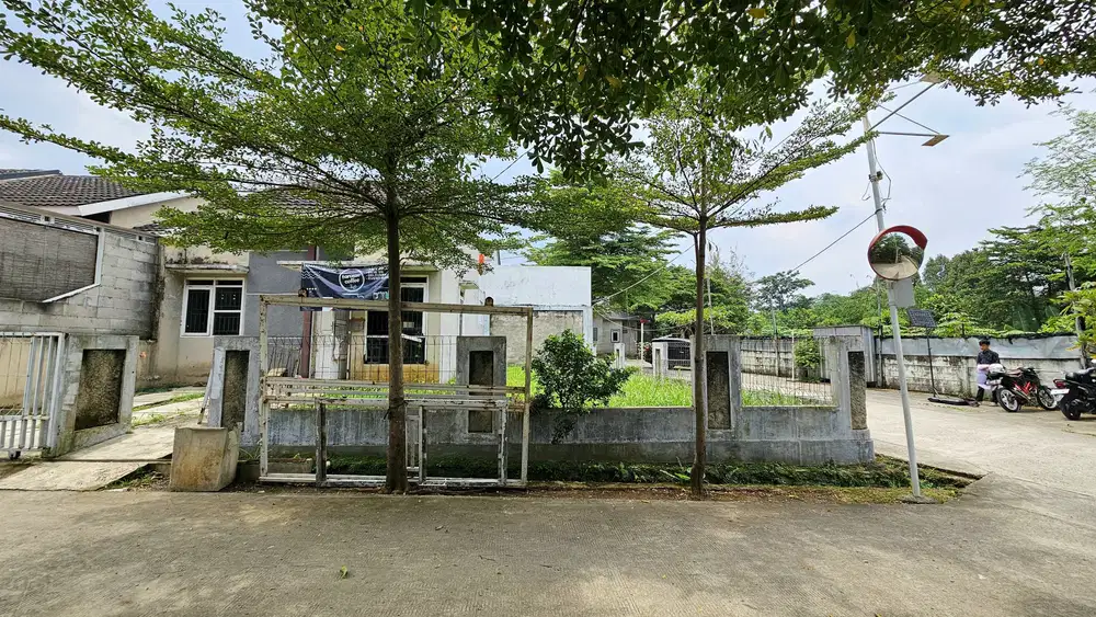 Rumah hoek view taman MURAH di Cilebut akses Stasiun
