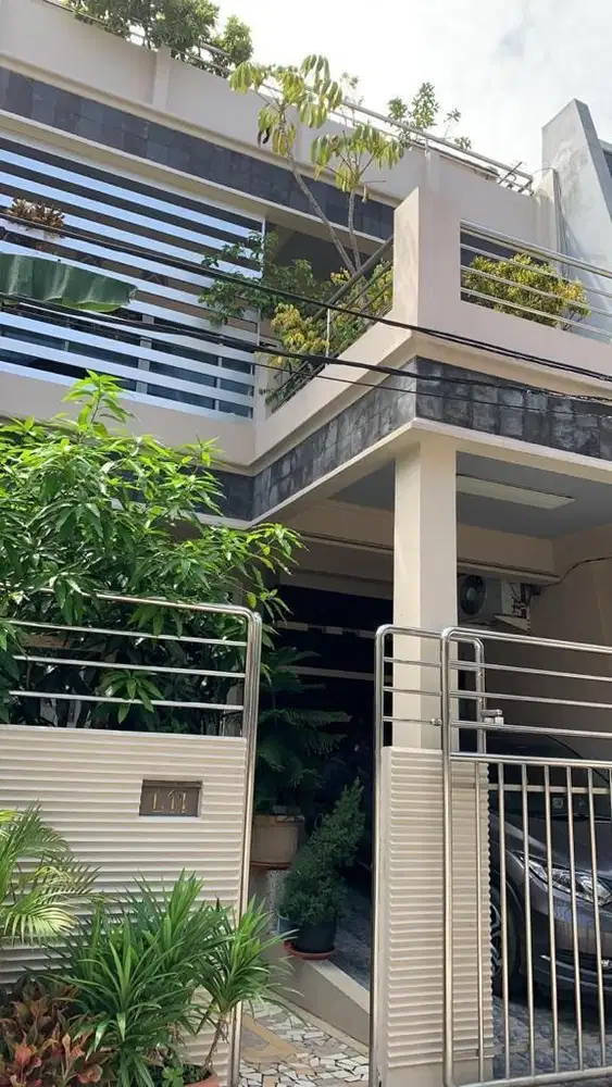 Rumah Minimalis 2 Lantai ,Rooftop Bagus Siap Huni di Kelapa Gading Bcs