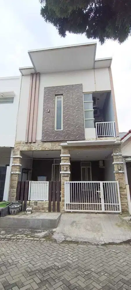 Jual rumah Pantai Mentari, sangat terawat, murah