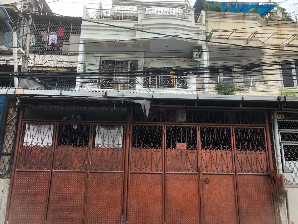 DIJUAL RUMAH COCOK UNTUK USAHA DAN TEMPAT TINGGAL DI JELAMBAR