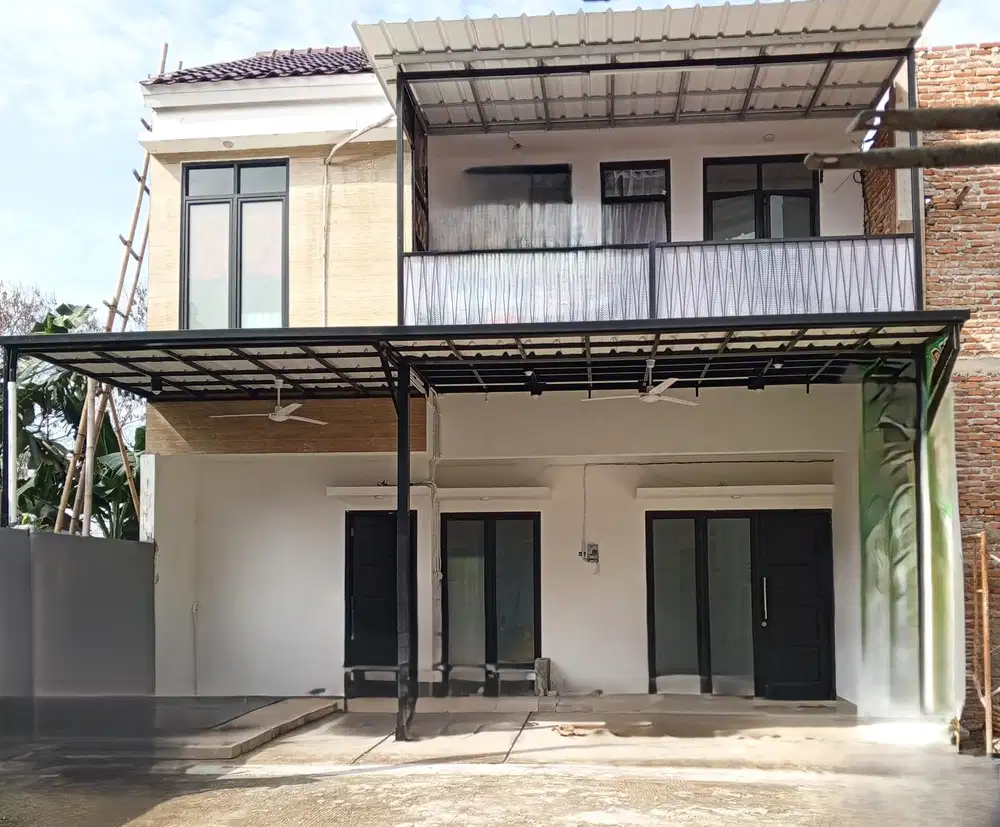 DIJUAL RUMAH 2 LANTAI DALAM KOMPLEK GREEN LAND JATIASIH BEKASI