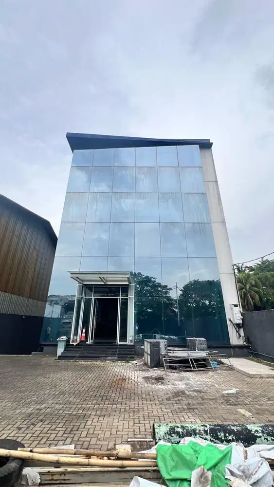Dijual Gedung 4 lantai jl raya kb Jeruk jakarta barat