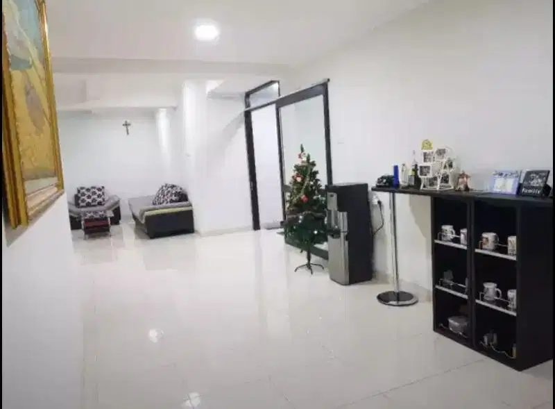 Dijual Rumah Siap Huni 2 1/2 Lantai Kelapa Gading