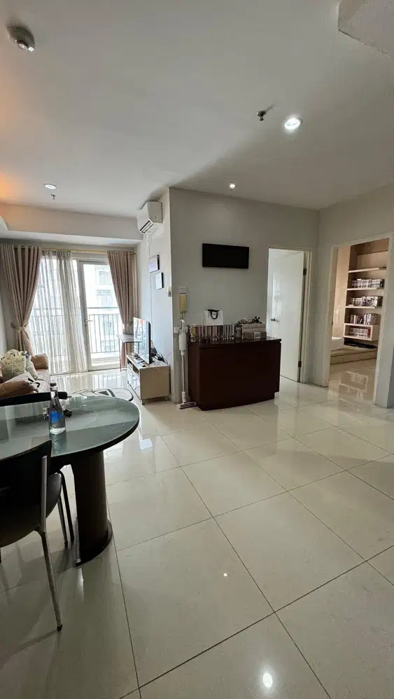DIJUAL UNIT 2 BEDROOM APARTEMEN COSMO RESIDENCE FURNISHED SIAP HUNI
