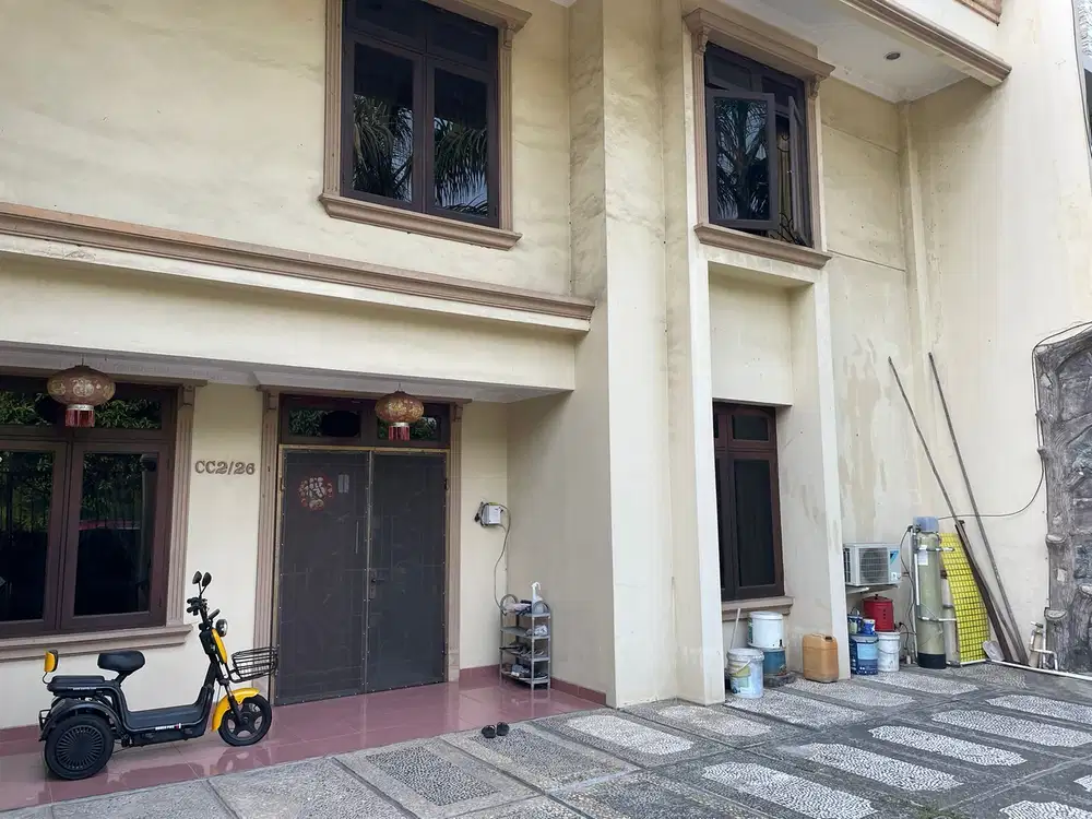 Di jual cepat rumah taman palem lestari jakarta barat