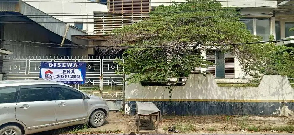 Gudang Depan Pintu Tol Pluit