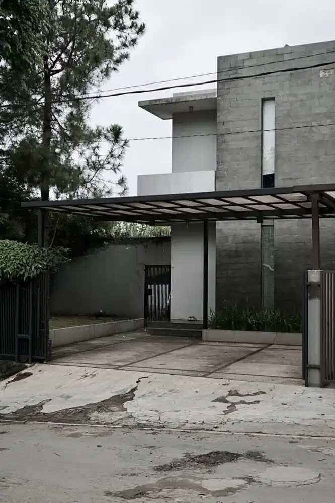 DIJUAL RUMAH ASRI INDUSTRIAL MINIMALIS DI SETIABUDHI BANDUNG