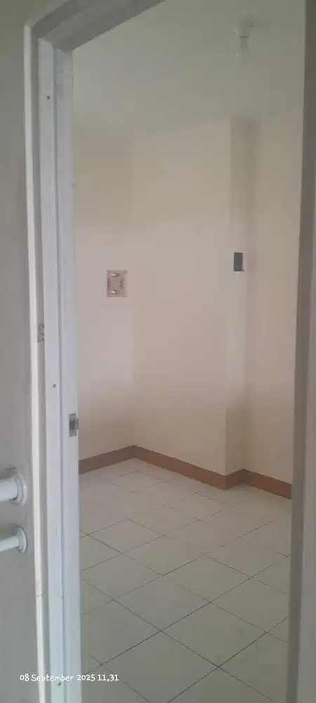 Disewakan ruko 4 lantai cocok untuk kantor di kawasan palem