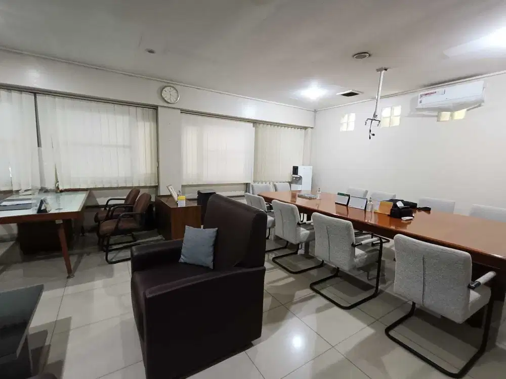 Tanah dan Bangunan di Jl. Soekarno Hatta, Bandung
