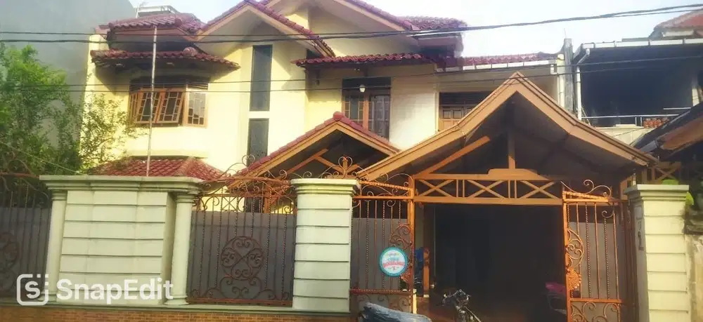 Dijual Rumah bagus 2 lantai di Jalan Tawes Pasar Minggu lokasi strategis