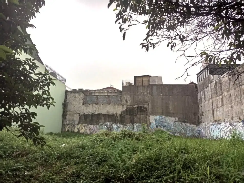 DIJUAL LAHAN KOSONG AREA ELIT DAN MENARIK DIPINGGIR JALAN PONDOK INDAH