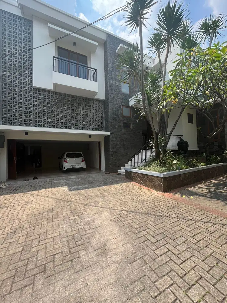 Disewakan Rumah dalam kompleks di Kemang