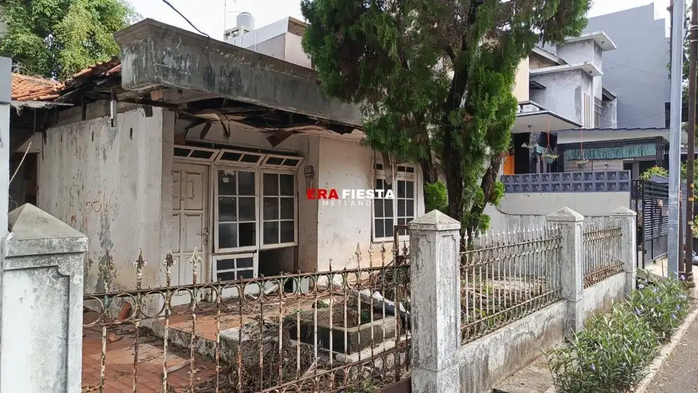 Rumah Di Puri Indah Hitung Tanah Saja Lokasi Strategis Sekali!