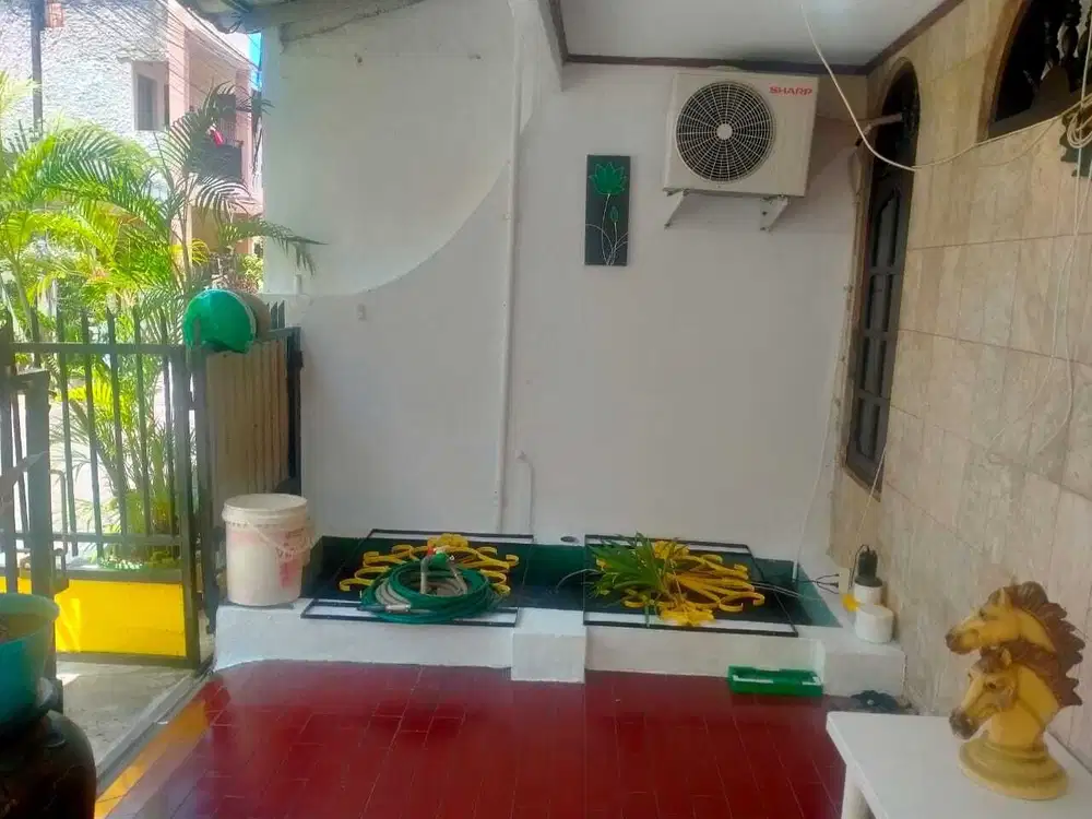 Dijual Rumah lama siap huni bonus kost2an aktif 3 kamar di Pulo Asem