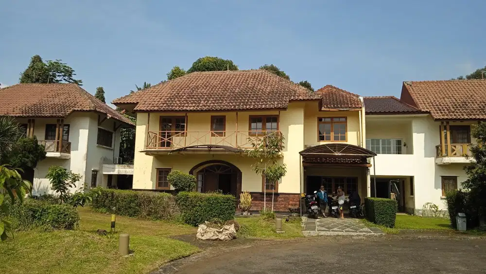 Rumah Villa Asri Siap Huni di Rancamaya Golf Estate