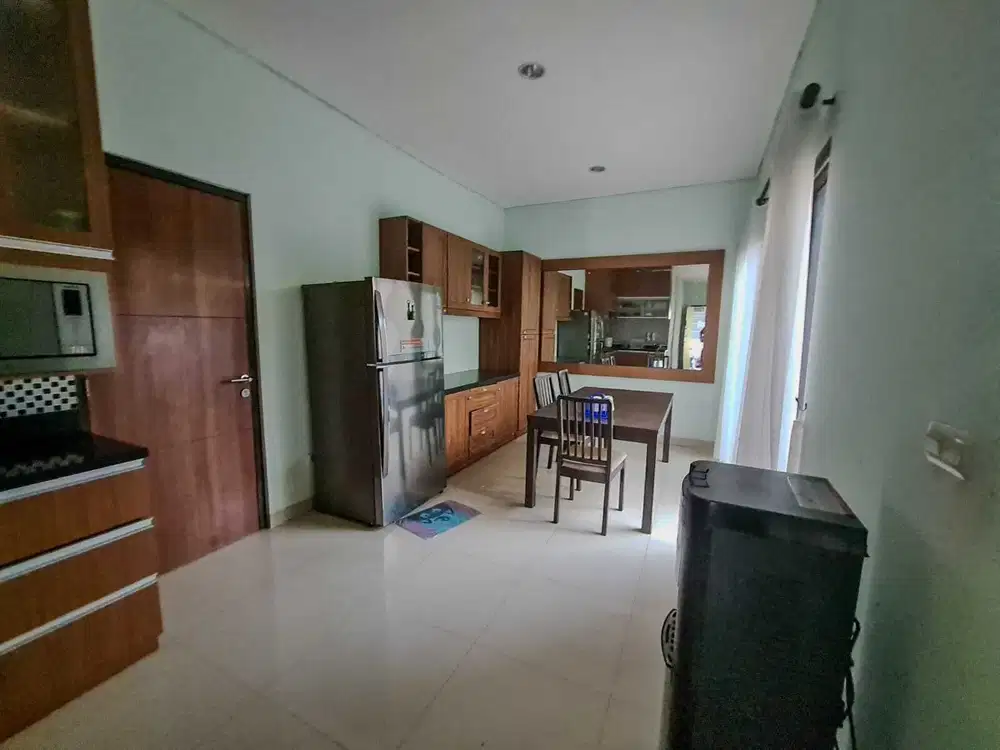 DIJUAL RUMAH TINGGAL KAWASAN KAMPUNG GUNUNG RESIDENCE SEMI FURNISHED