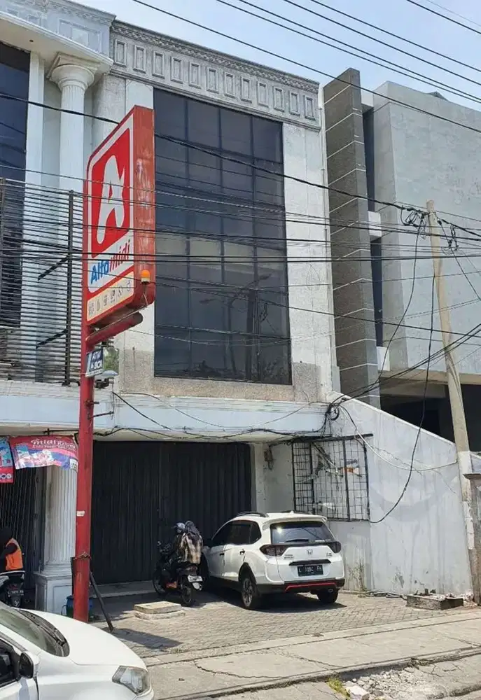 Ruko raya  kedung cowek disewakan