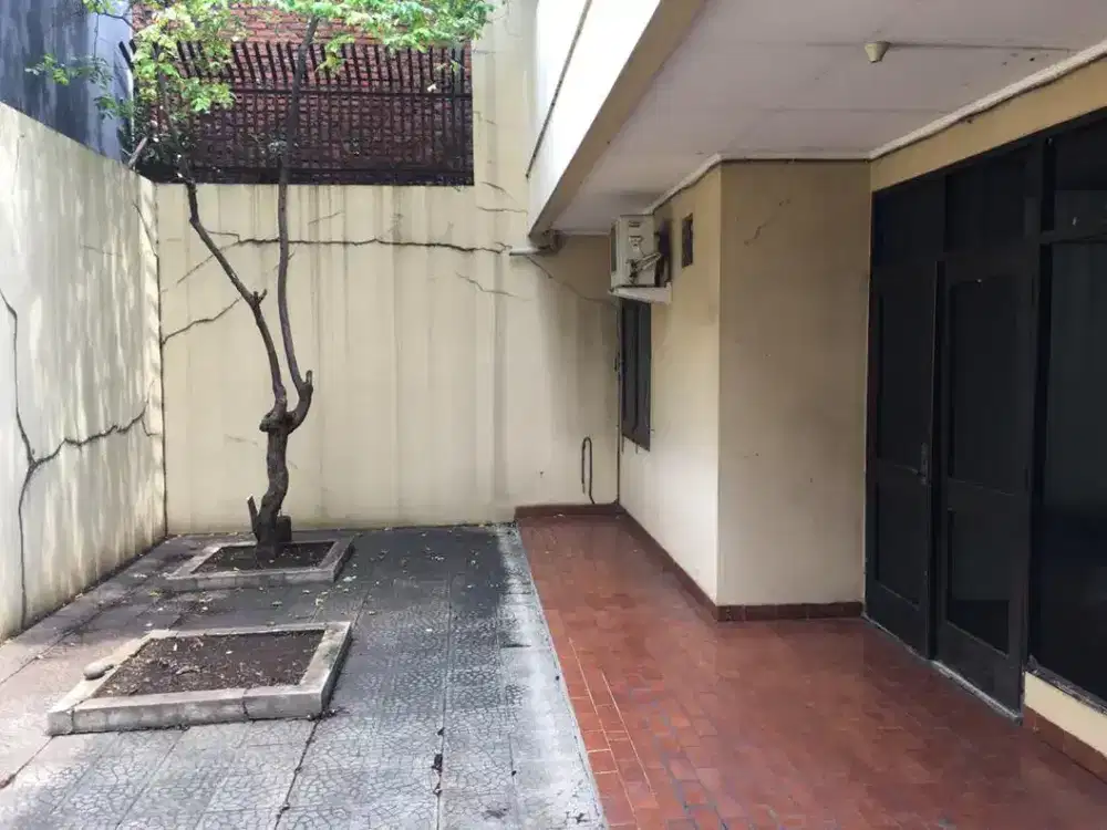 RUMAH HITUNG TANAH DI RAWA KEPA TOMANG DEKAT GROGOL JAKARTA BARAT