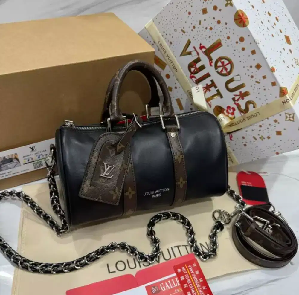 TAS LV KEEPAL XS LEATHER BLACK