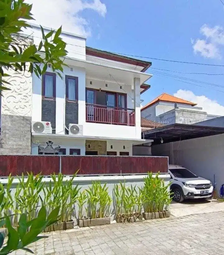 DIJUAL RUMAH LANTAI DUA DI JALAN AHMAD YANI DENPASAR UTARA