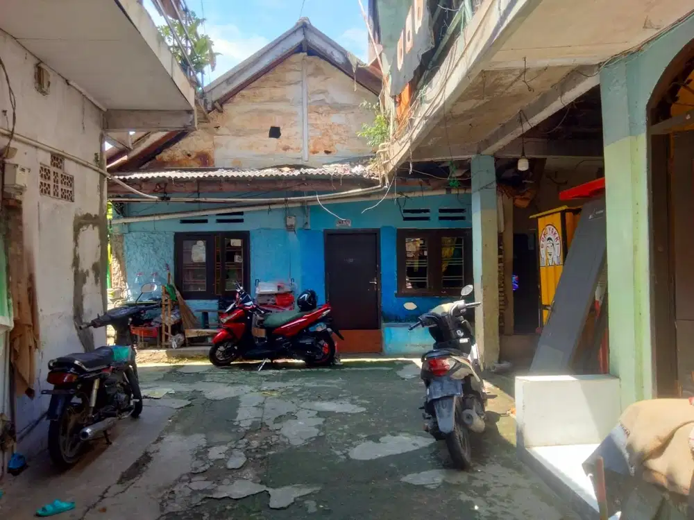 DIJUAL CEPAT RUMAH TUA HITUNG TANAH AREA SLIPI JAKARTA BARAT