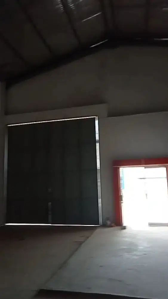 Gudang di sewa lokasi Teluk Jambe Barat ,