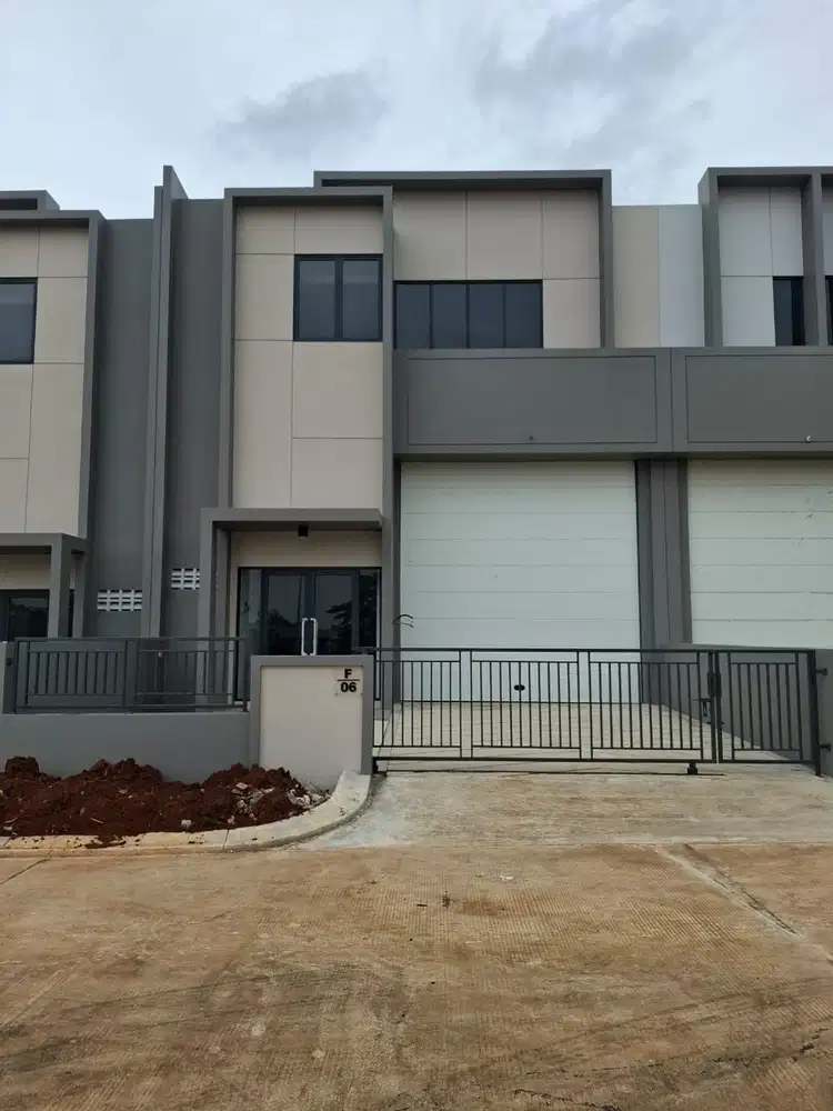 GUDANG BARU DI PERGUDANGAN TAMAN TEKNO X