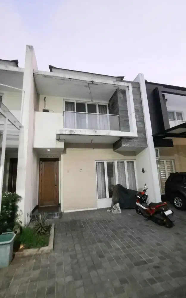 DiJamin suka Rumah townhouse Cinere Raya dekat Mall ls.100mtr 1,95m