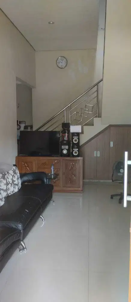 Rumah 2 lantai dijual di Perumahan Griya Karawaci Tangerang Kota