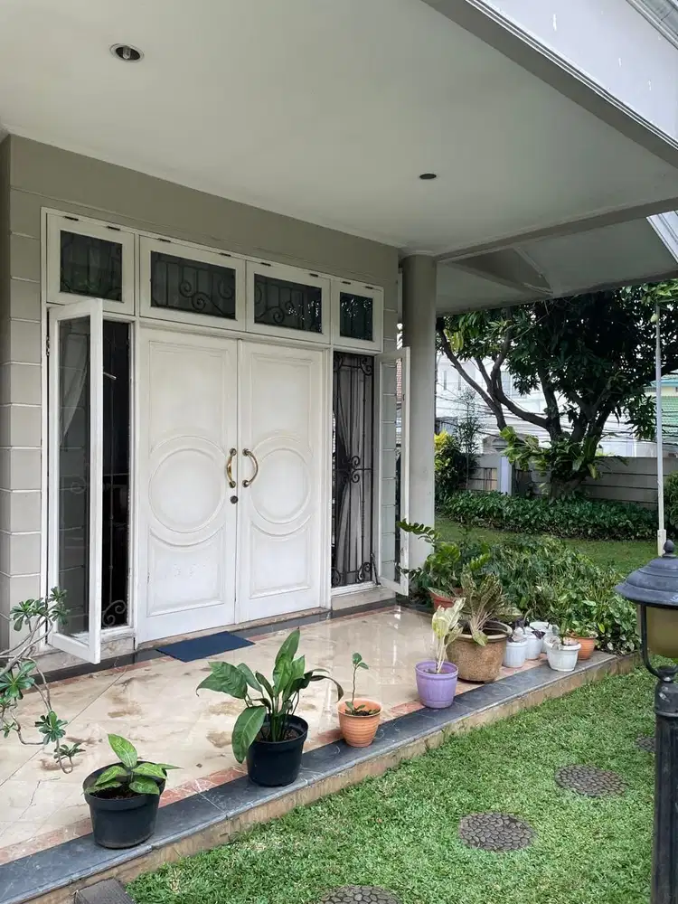 DIJUAL RUMAH FULLY FURNISHED DEKAT MRT DI KAWASAN LEBAK BULUS