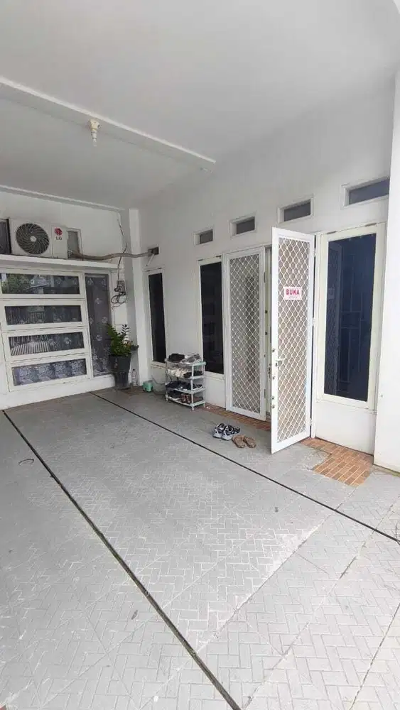 DIJUAL RUMAH 2 LANTAI TENGAH KOTA DALAM PERUMAHAN REGENCY