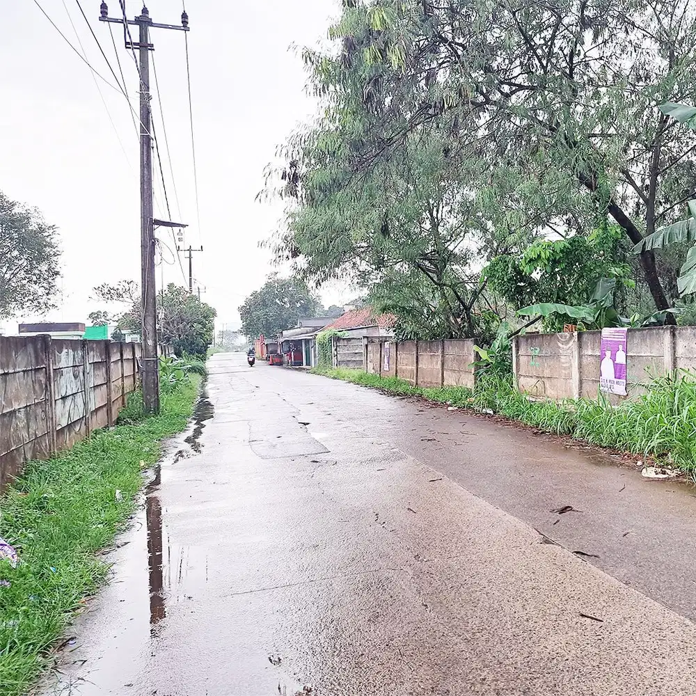 Tanah Pinggir Jalan Raya Row Jalan 2 Mobil di Cisauk