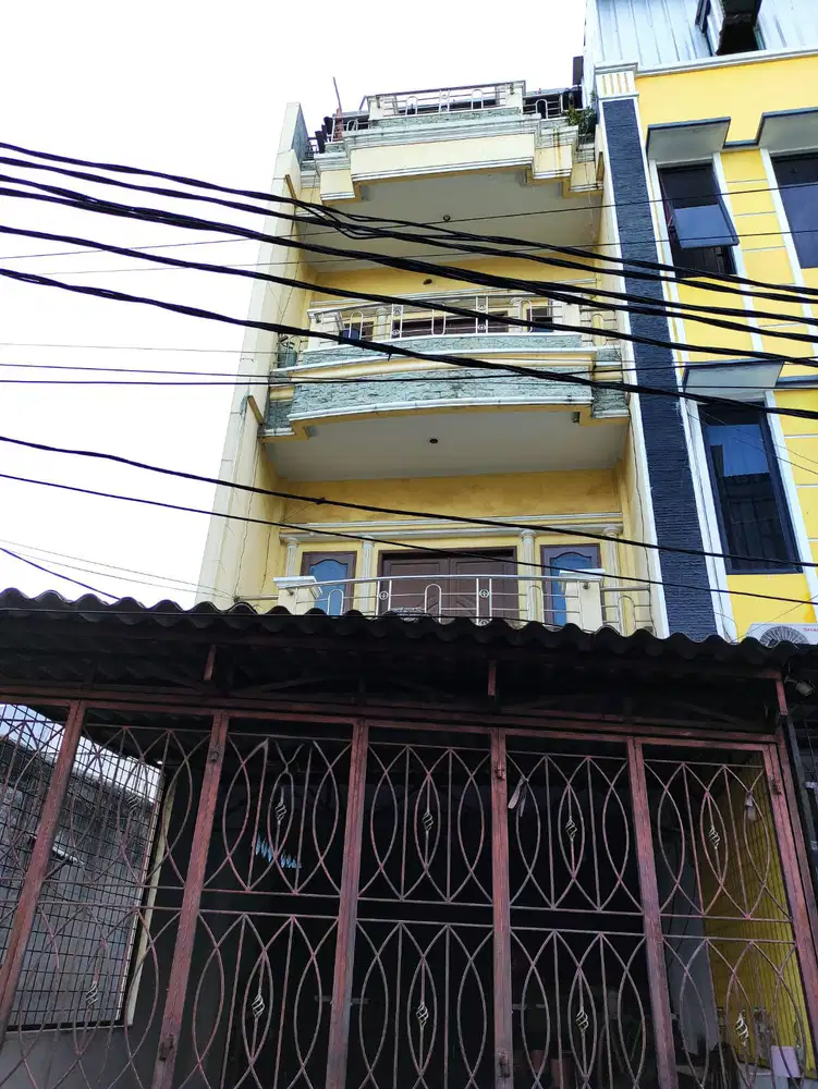 DIJUAL RUMAH TINGGAL 3,5 LANTAI KAWASAN JELAMBAR BARU