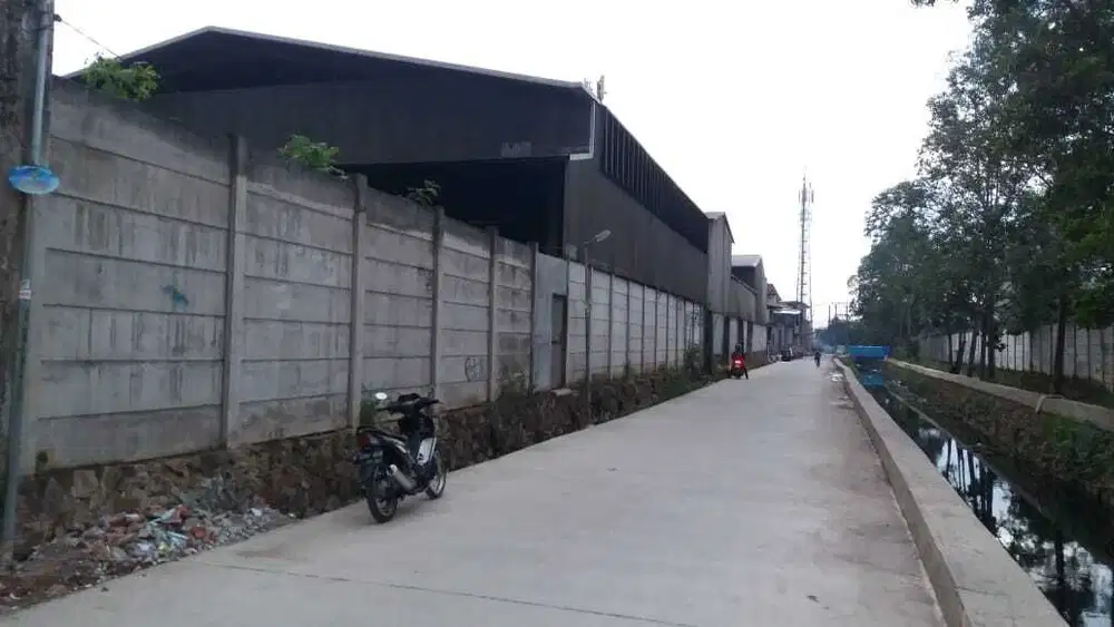Gudang di Kelurahan Petir, Kecamatan Cipondoh, Kota Tangerang