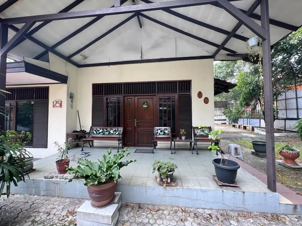 Dijual Rumah Hook di Jl. Mandala Utara Tomang
