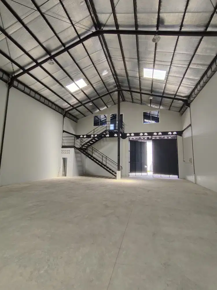 DISEWAKAN SEGERA GUDANG BARU LOKASI TIGARAKSA, tangerang SIAP PAKAI