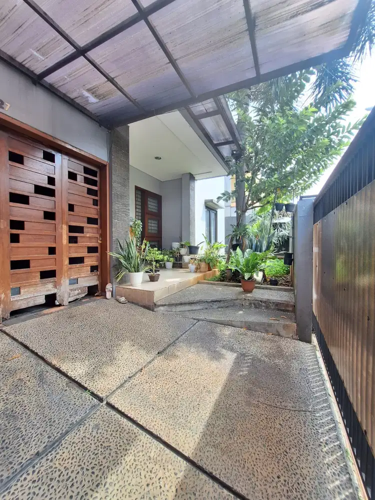 DIJUAL RUMAH TINGGAL SIAP HUNI DI CILANDAK BARAT DEKAT DENGAN CITOS